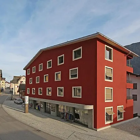 Appartamento 3,5 Dachwohnung: Modern, Komfortabel, Zentral, Mit Bergsicht *