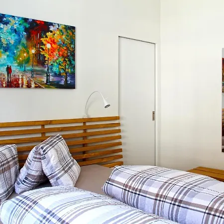 Appartement 3,5 Dachwohnung: Modern, Komfortabel, Zentral, Mit Bergsicht