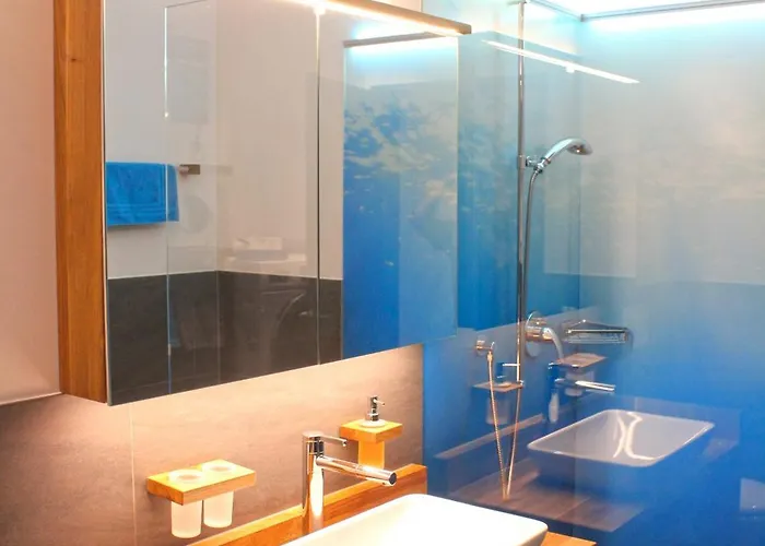 Apartamento 3,5 Dachwohnung: Modern, Komfortabel, Zentral, Mit Bergsicht