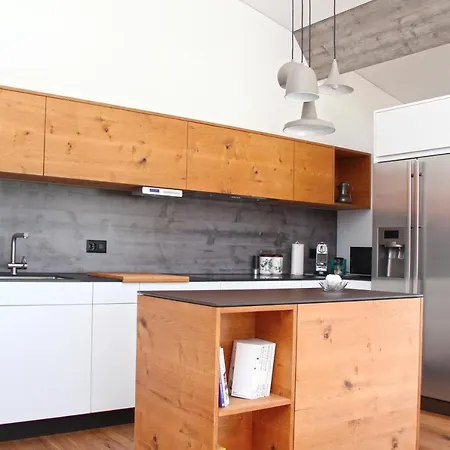 3,5 Dachwohnung: Modern, Komfortabel, Zentral, Mit Bergsicht *