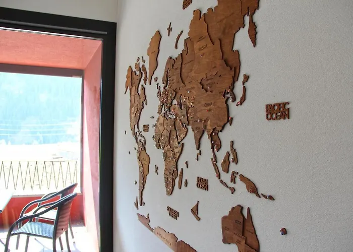 شقة 3,5 Dachwohnung: Modern, Komfortabel, Zentral, Mit Bergsicht ديسنتس