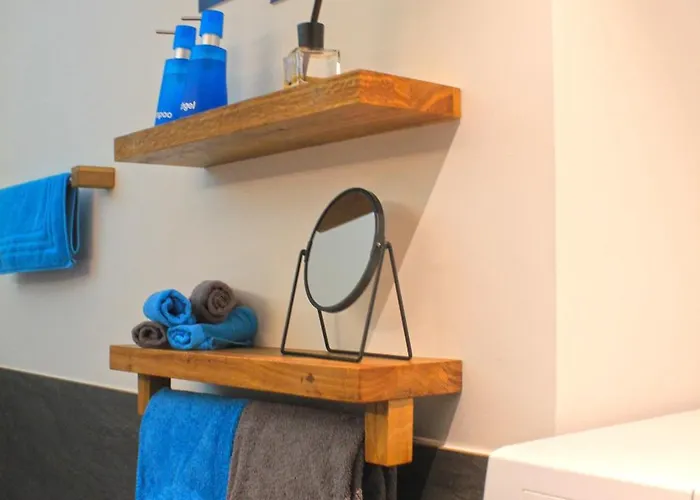 3,5 Dachwohnung: Modern, Komfortabel, Zentral, Mit Bergsicht شقة ديسنتس